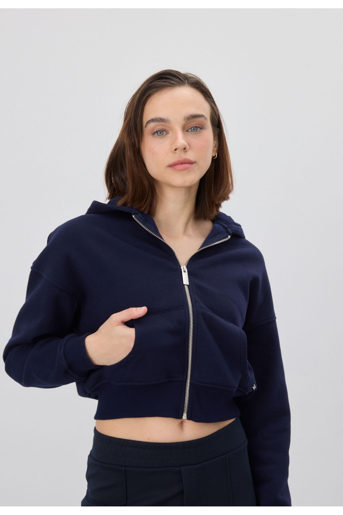 TUBİA Kadın Siyah Renk Kapüşonlu Şardonlu Crop Sweatshirt Hırka