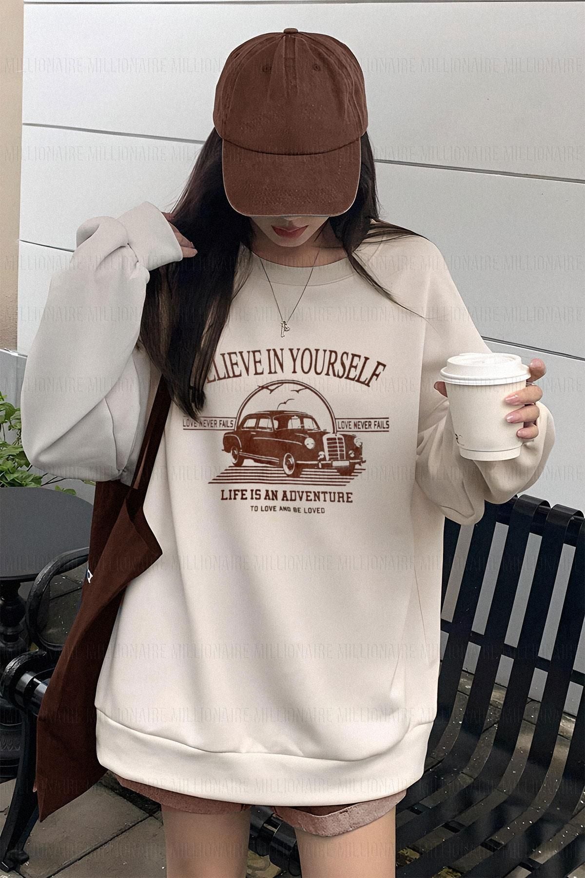 Millionaire Kadın Kırık Beyaz Krem Ekru Dreamer Baskılı 0 Sıfır Yaka Oversize Salaş Bol Kesim Polar Sweatshirt