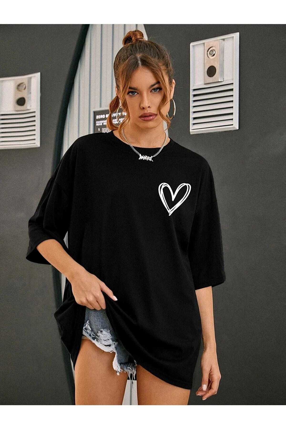 blackbonds Kadın Küçük Kalp Baskılı Oversize Tshirt