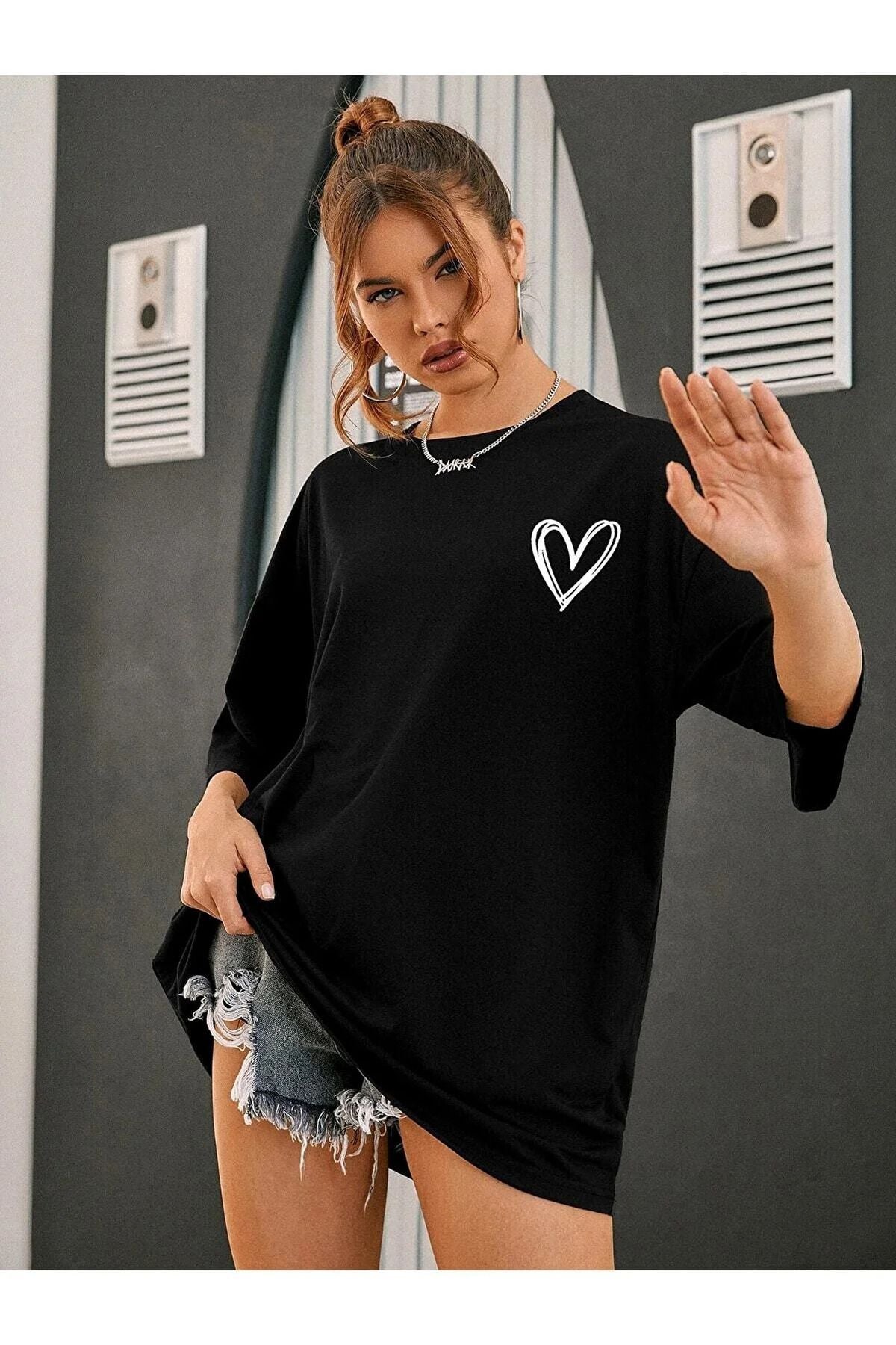 blackbonds Kadın Küçük Kalp Baskılı Oversize Tshirt